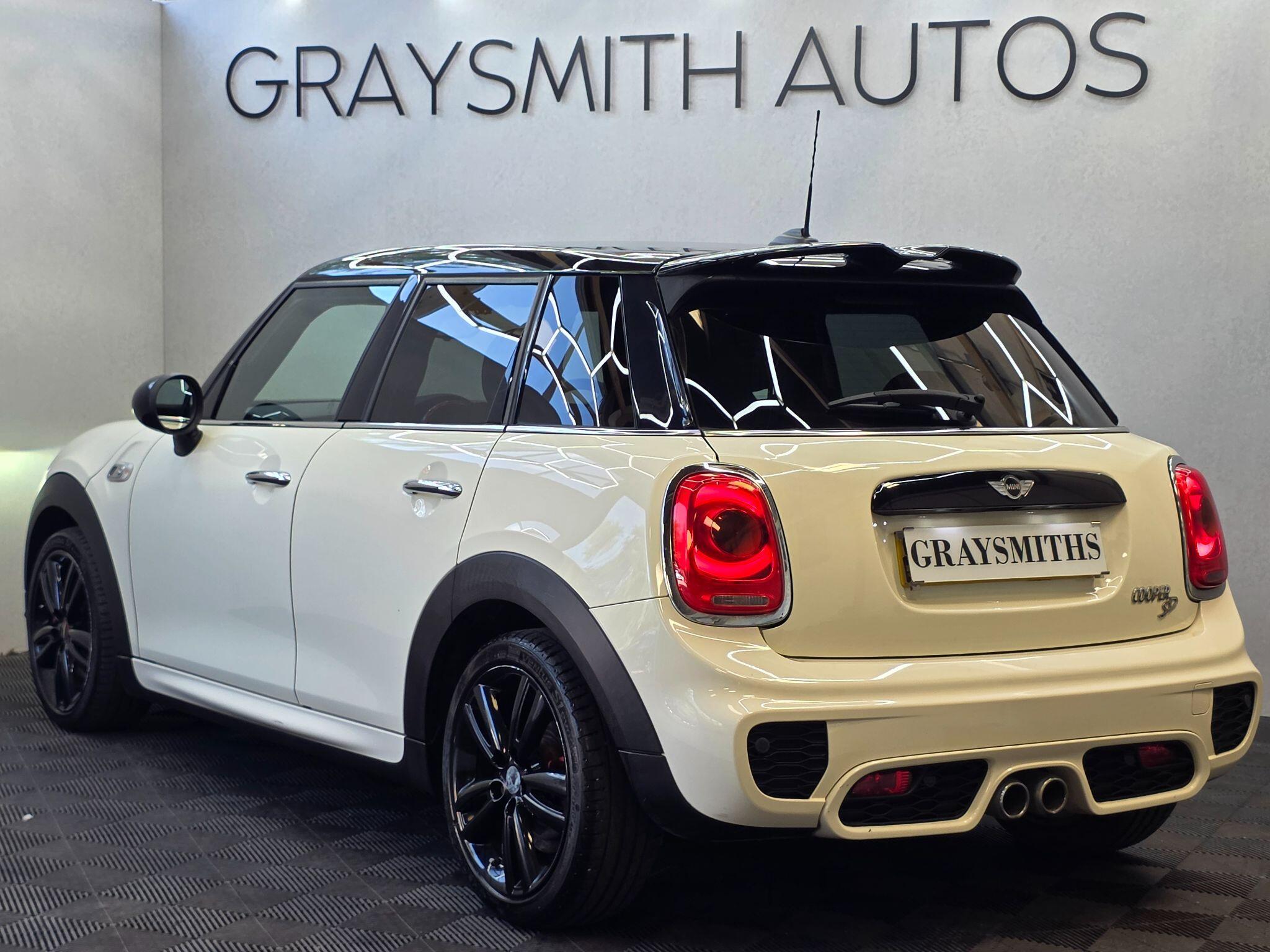 MINI Hatch - Image 3