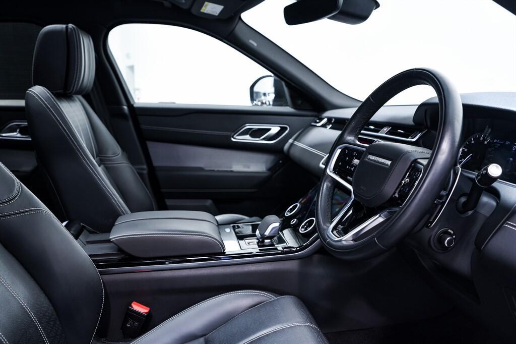 Land Rover Range Rover Velar - Image 12