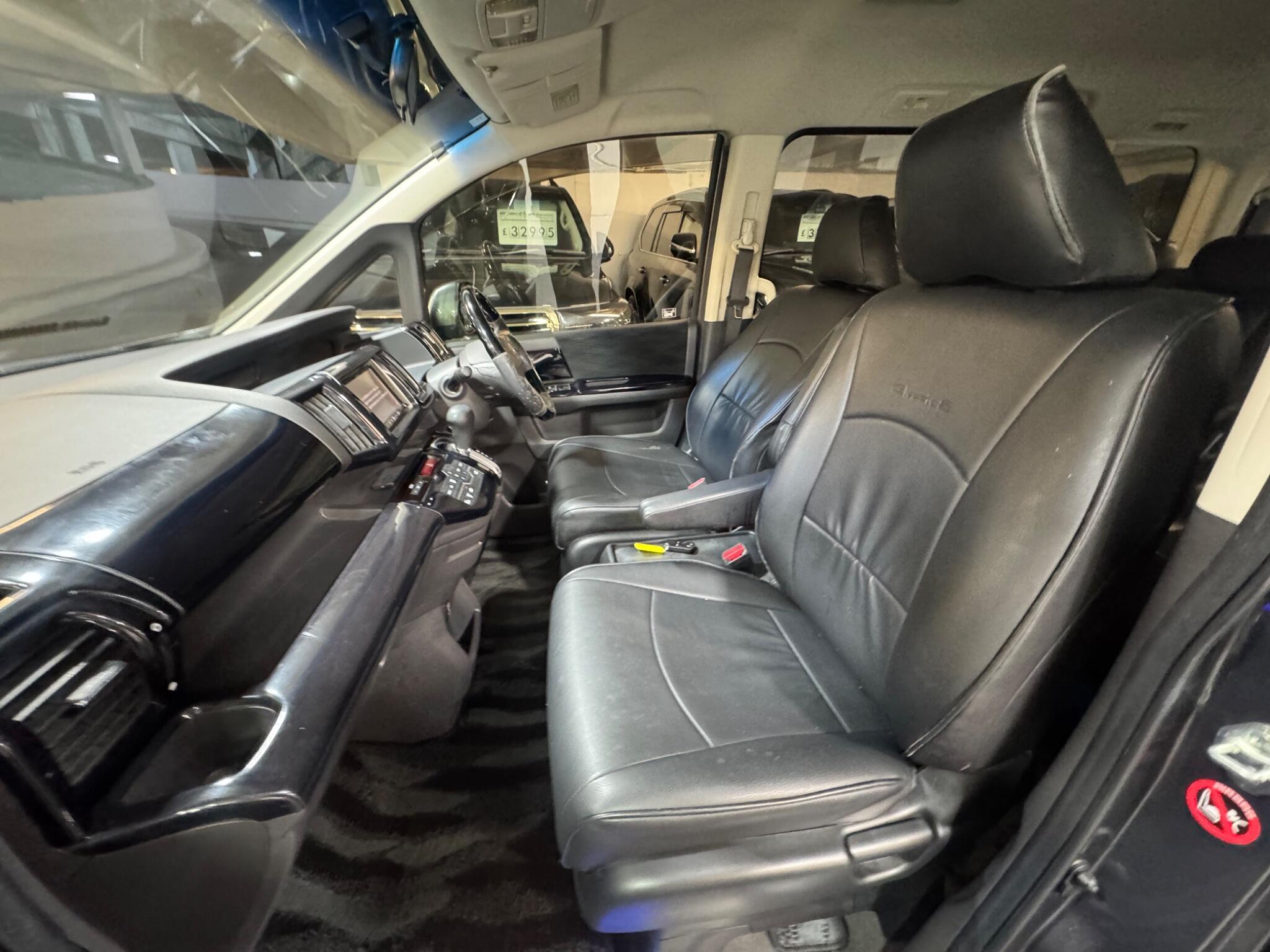 Honda Stepwagon - Image 9