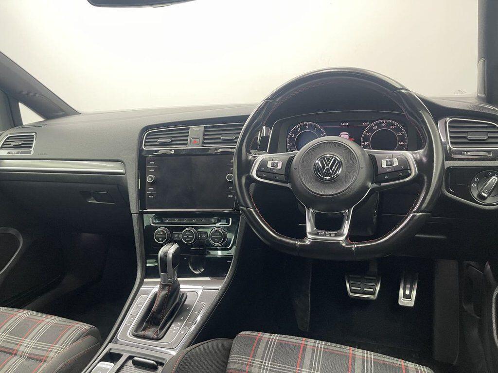 Volkswagen Golf - Image 19