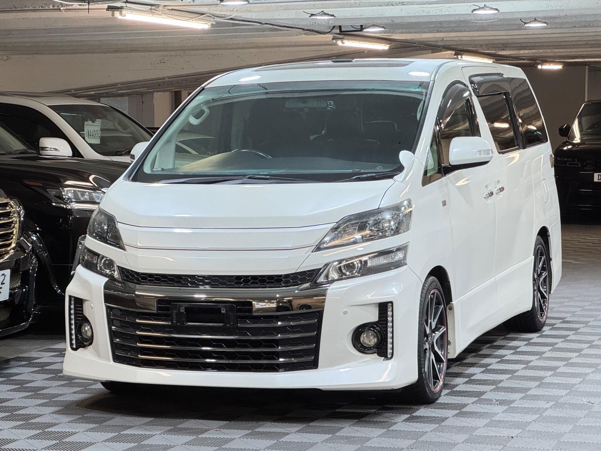 Toyota Vellfire - Image 6