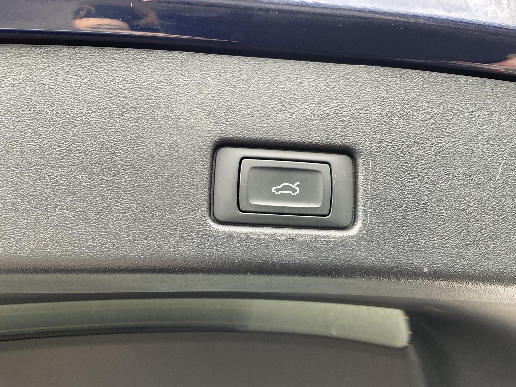 Audi Q4 E-Tron - Image 20