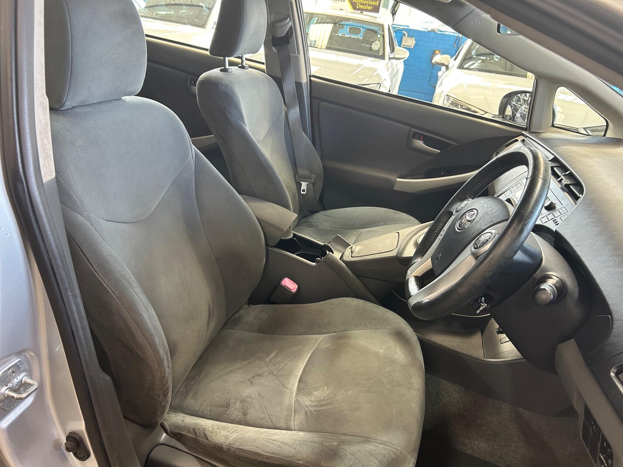 Toyota Prius - Image 14