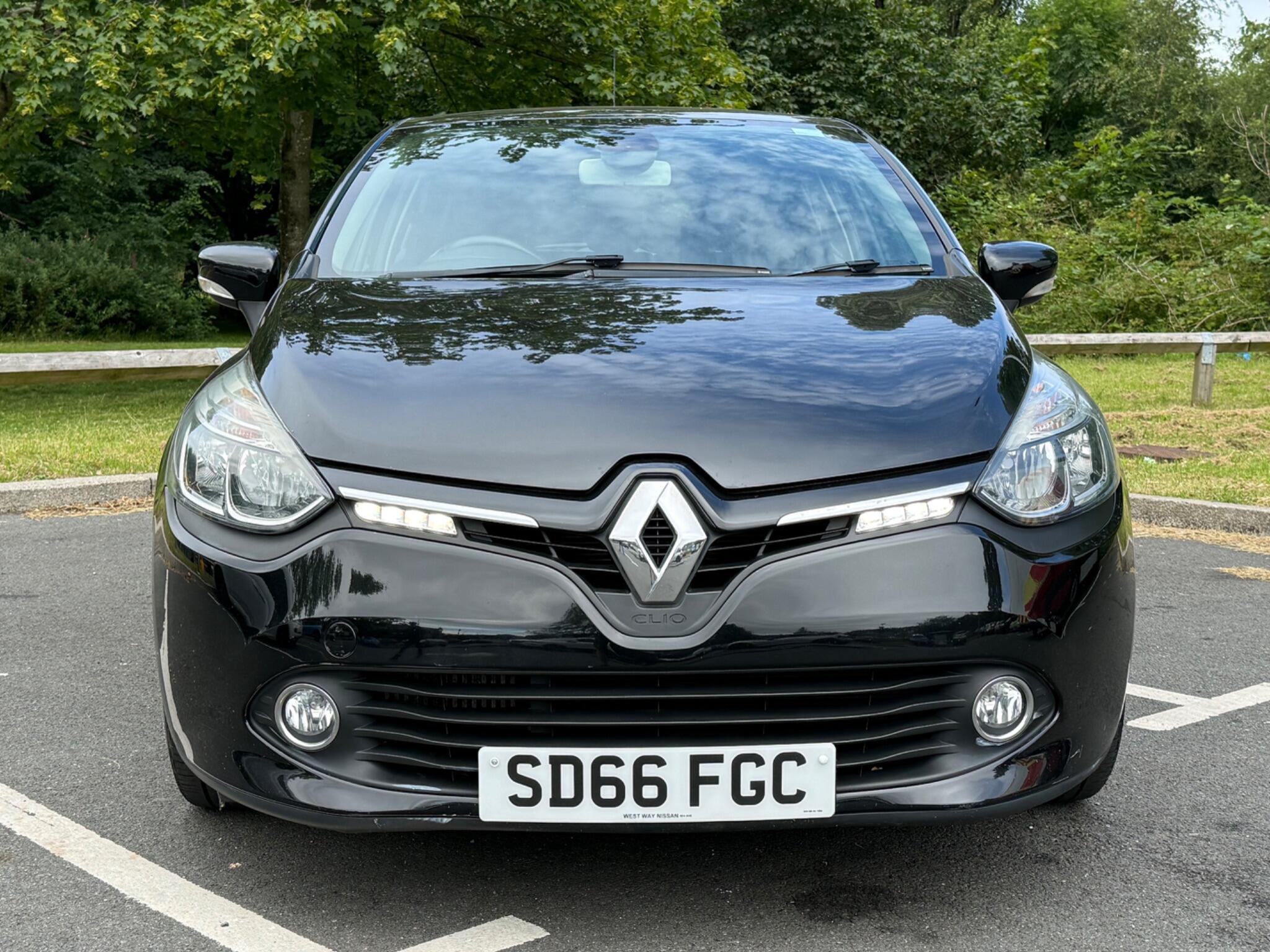 Renault Clio - Image 3
