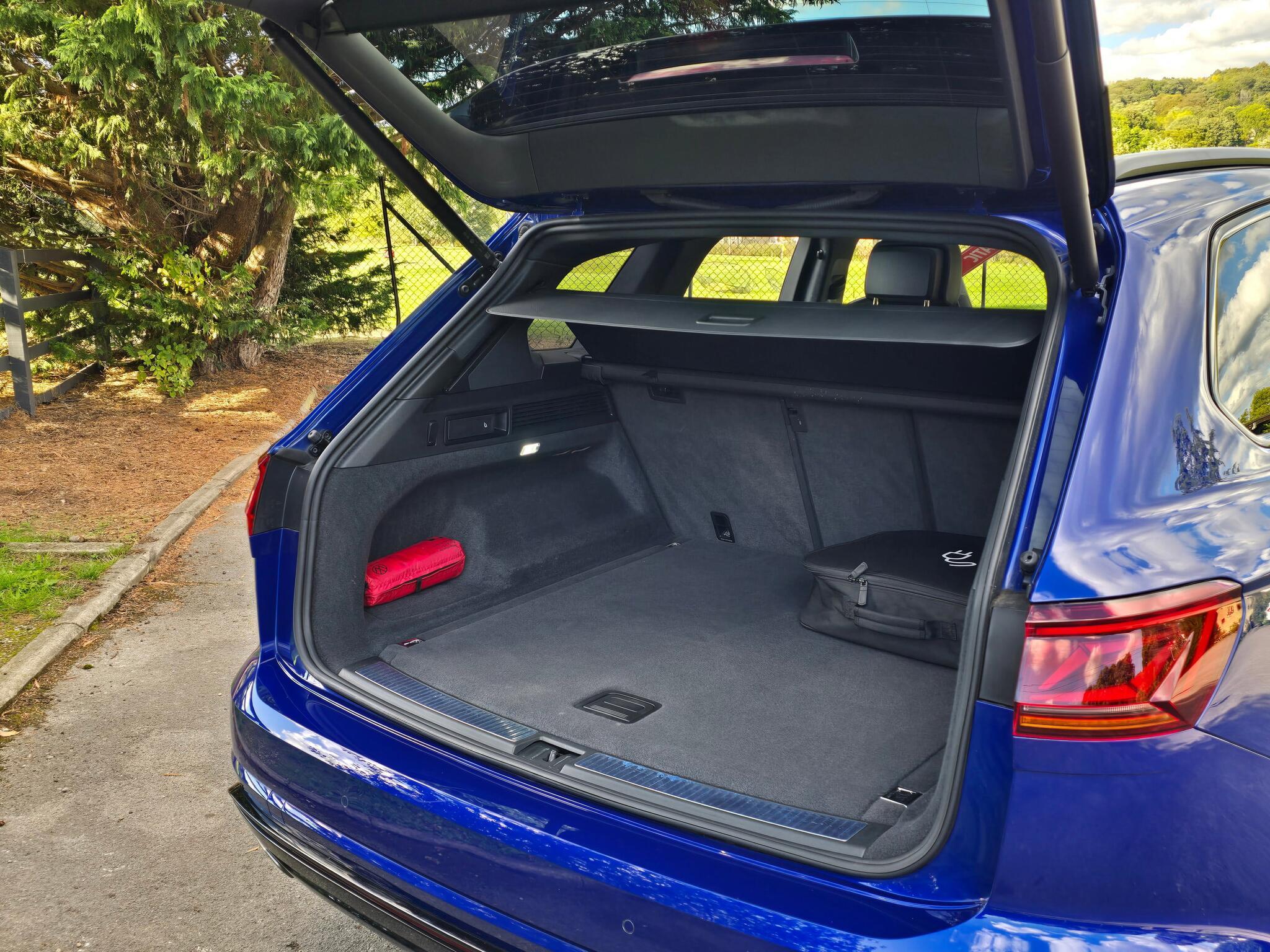 Volkswagen Touareg - Image 7