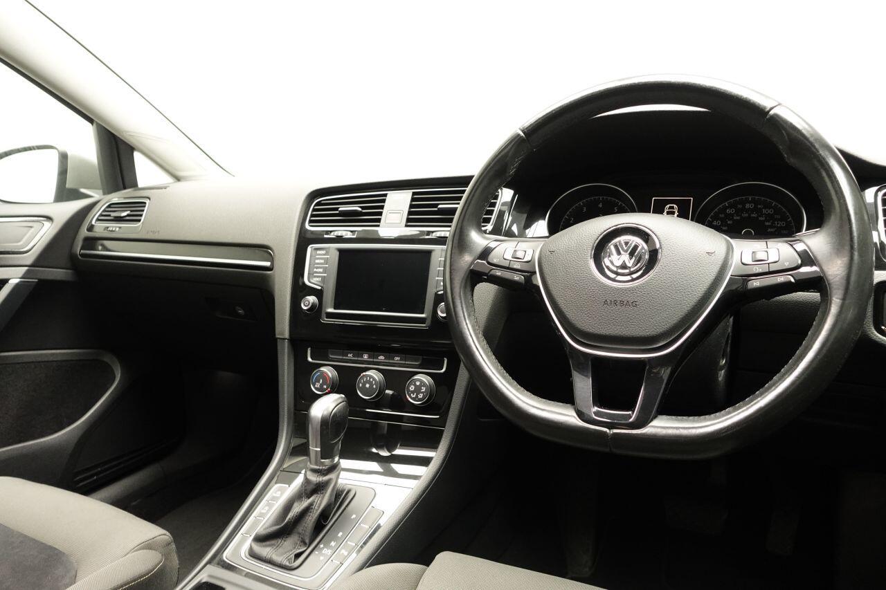 Volkswagen Golf - Image 26