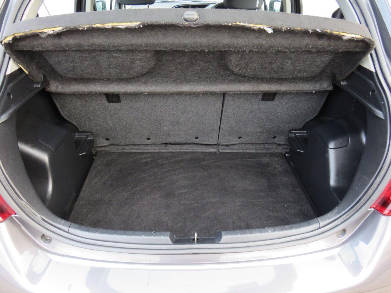 Toyota Yaris - Image 11