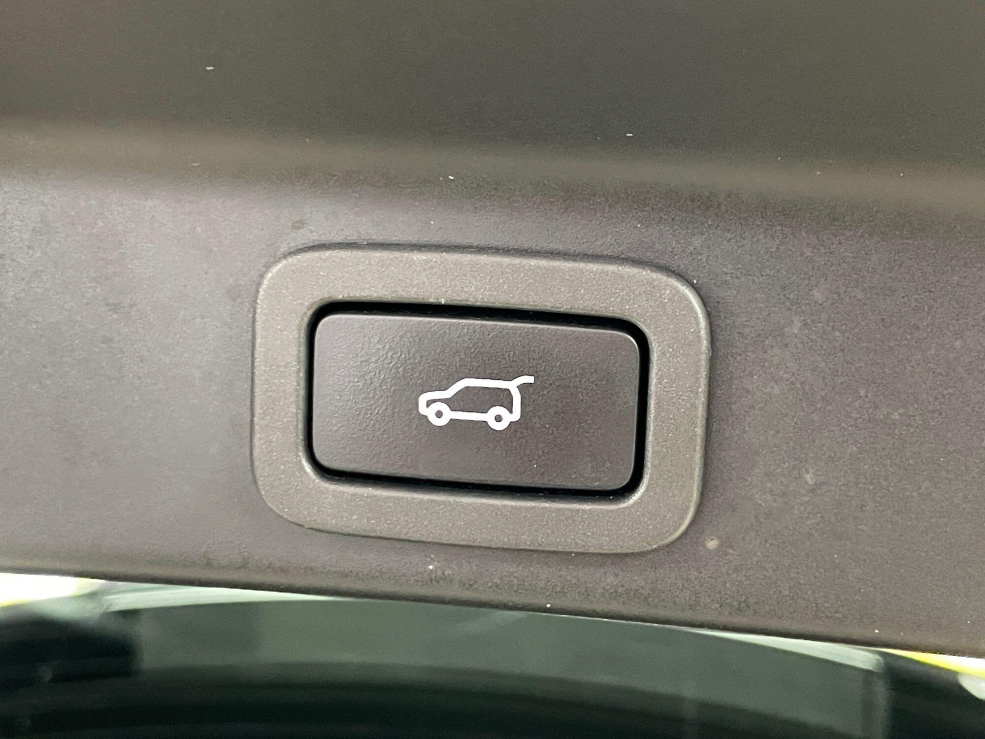 Jaguar F-Pace - Image 16