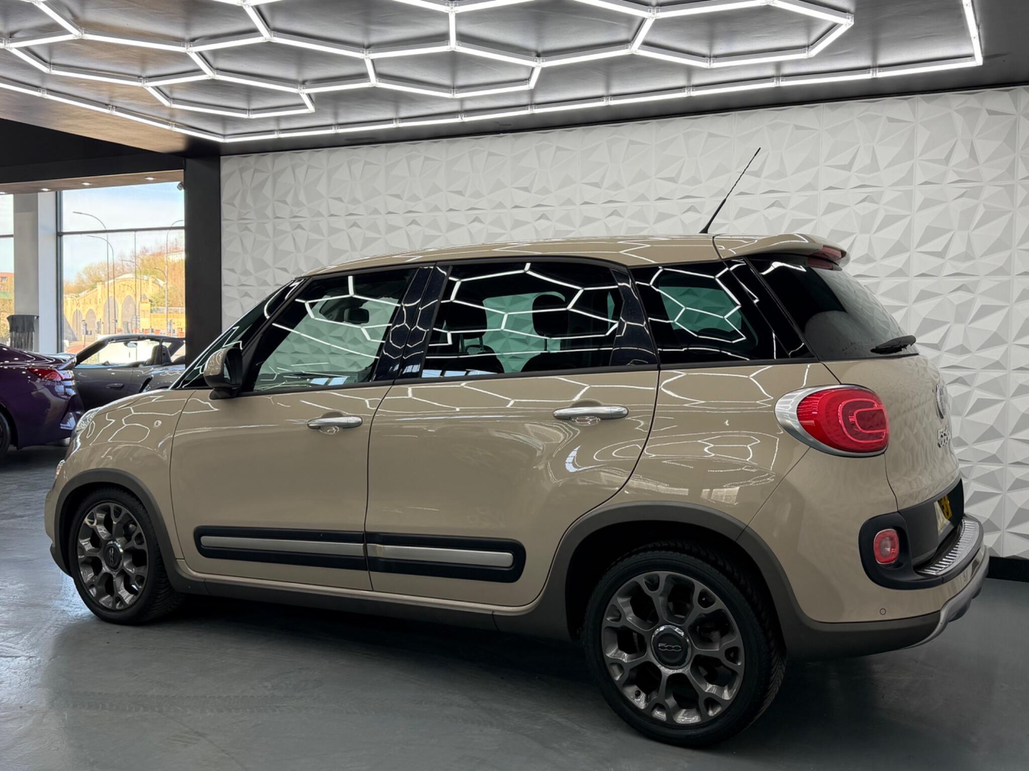 Fiat 500L - Image 7
