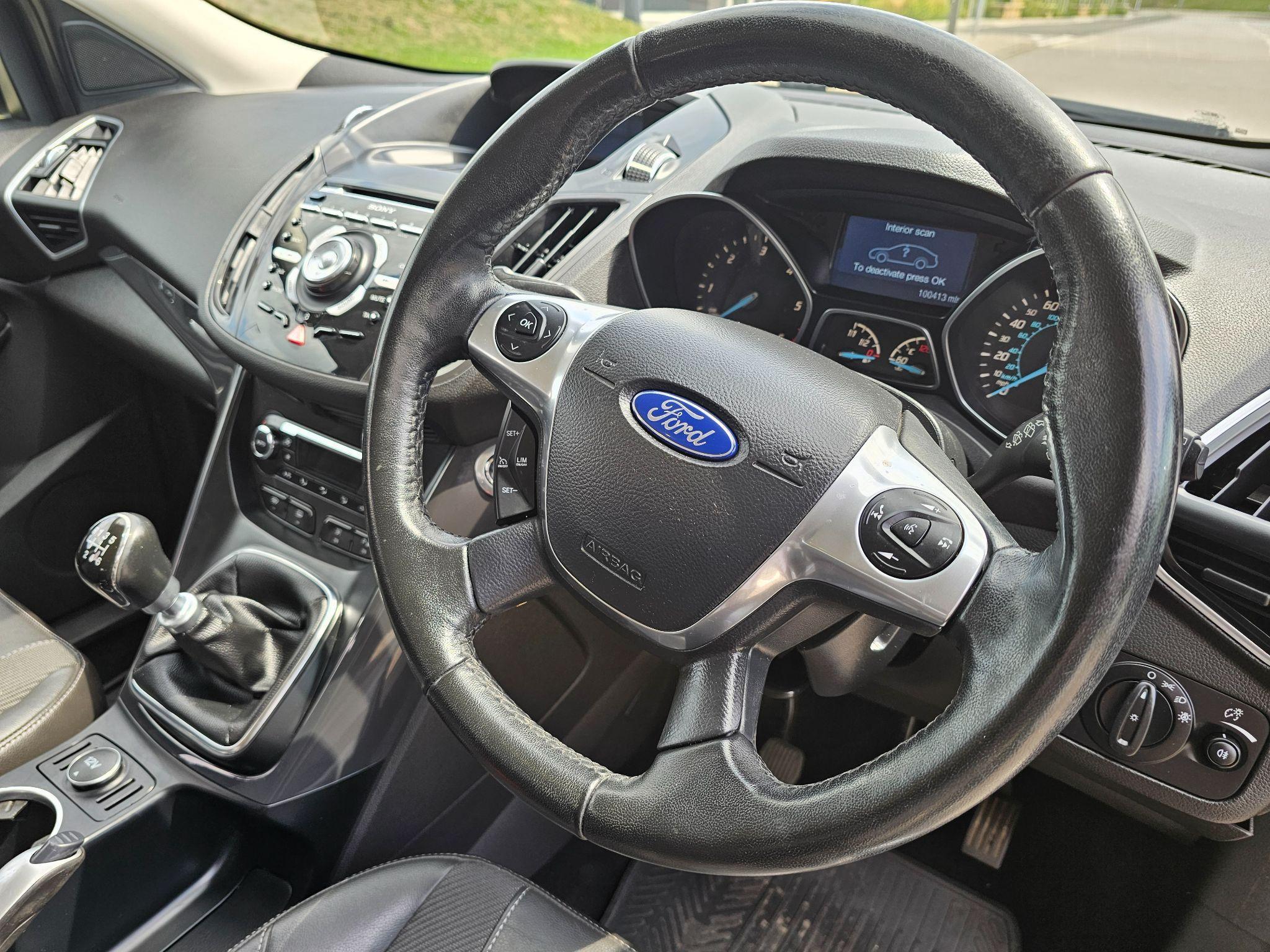 Ford Kuga - Image 24