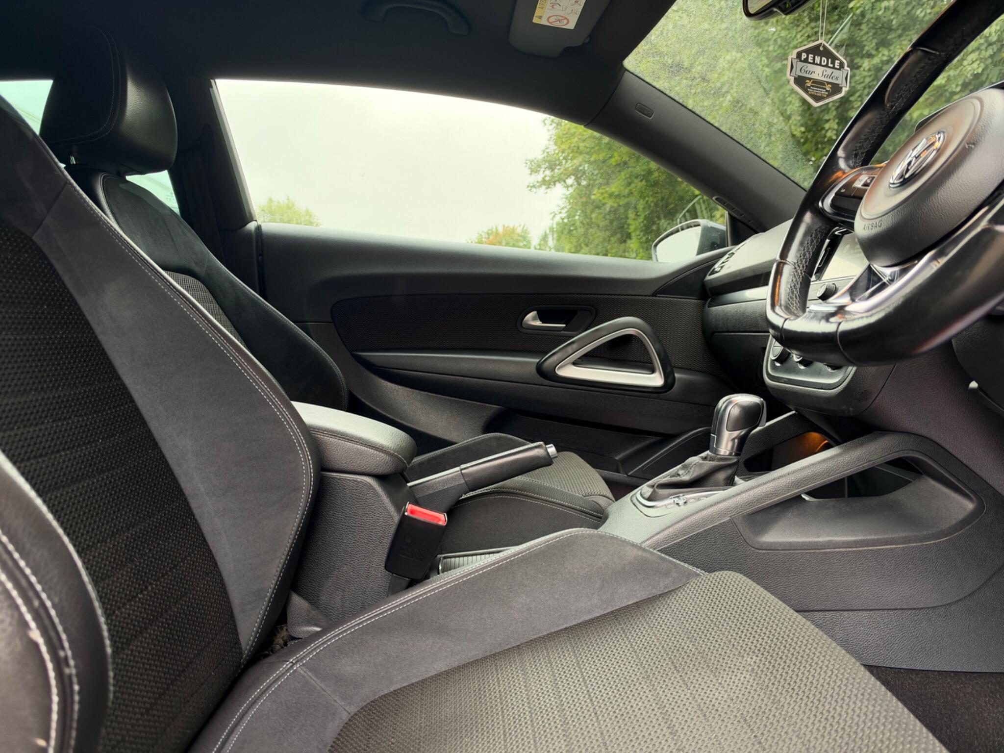 Volkswagen Scirocco - Image 15