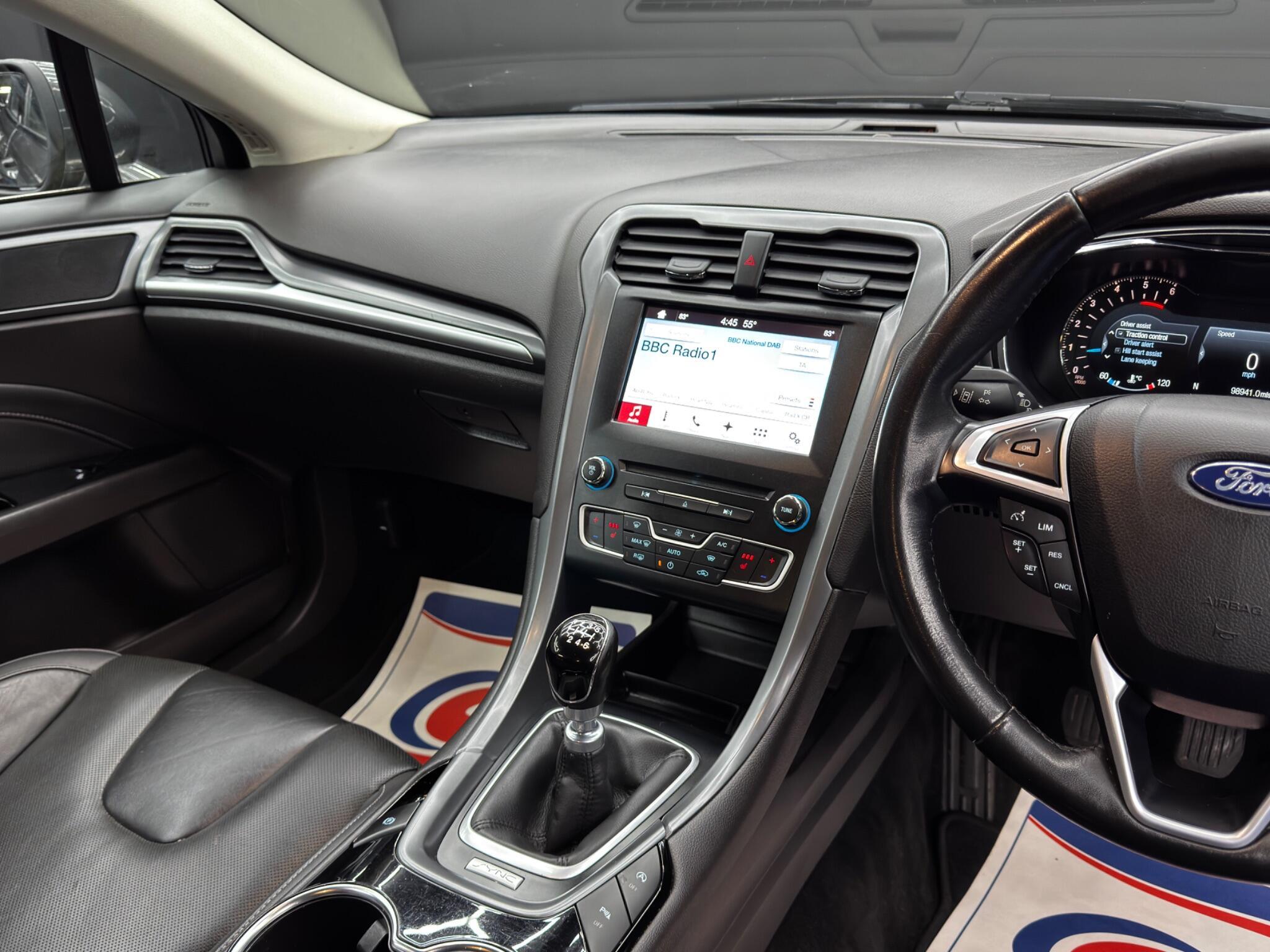 Ford Mondeo - Image 23