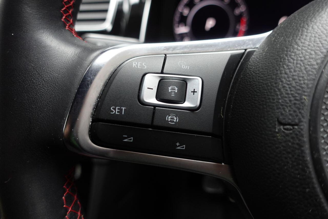 Volkswagen Golf - Image 38