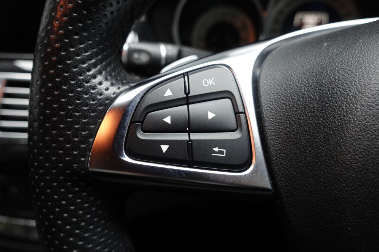 Mercedes CLS Class - Image 29