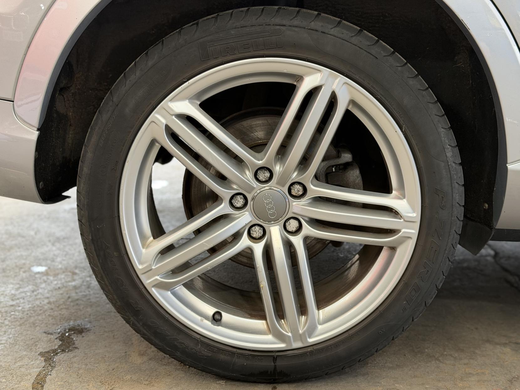Audi Q3 - Image 16