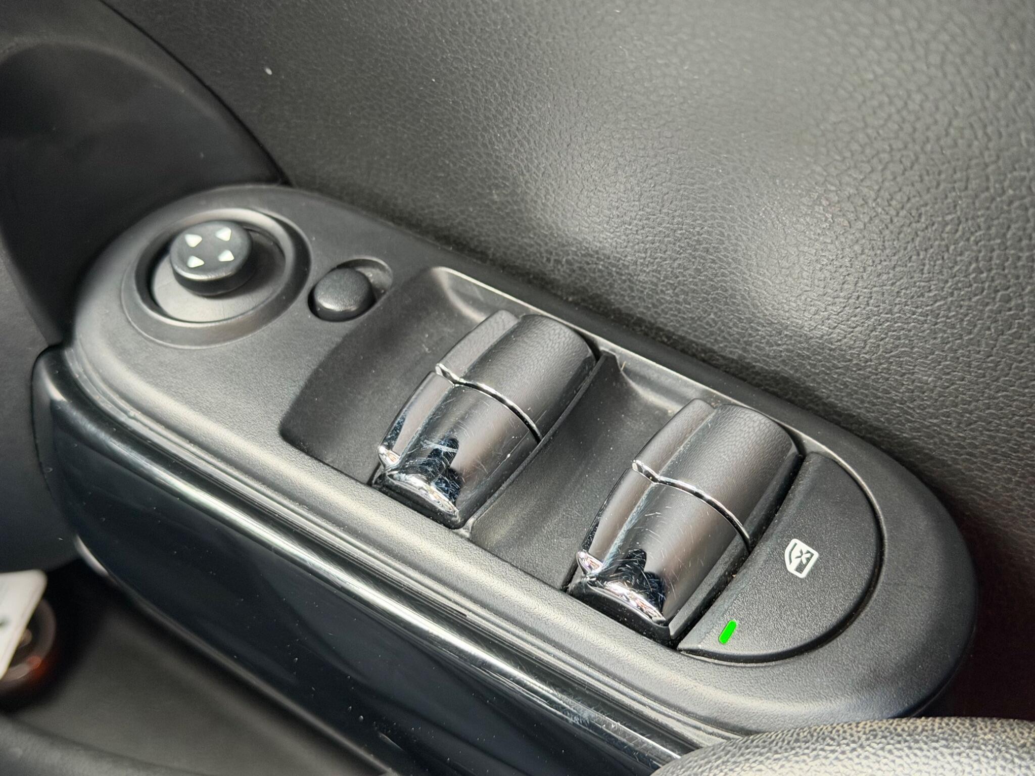 MINI Hatch - Image 45