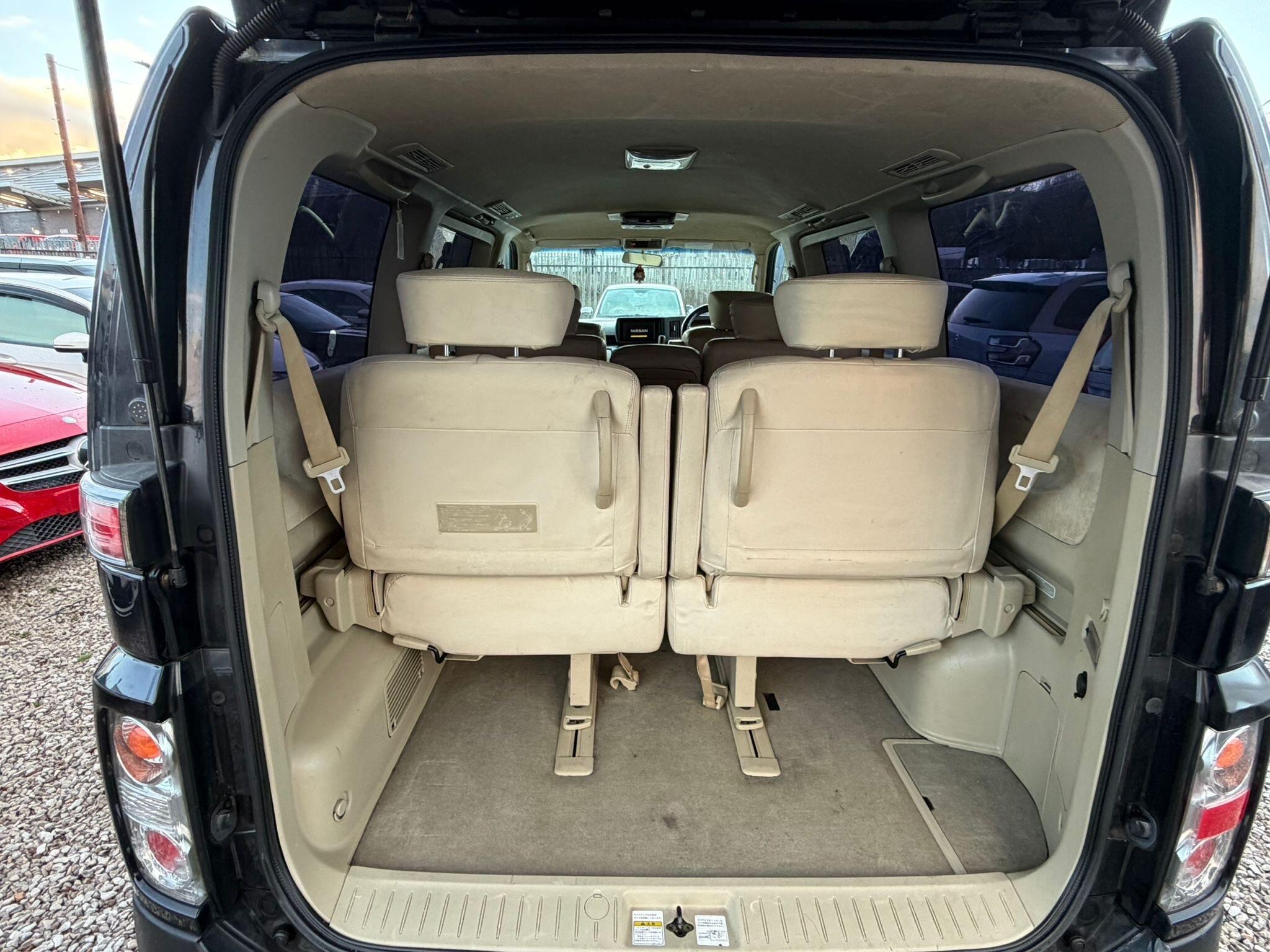 Nissan Elgrand - Image 15