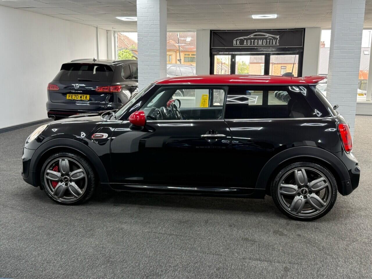 MINI Hatch - Image 9