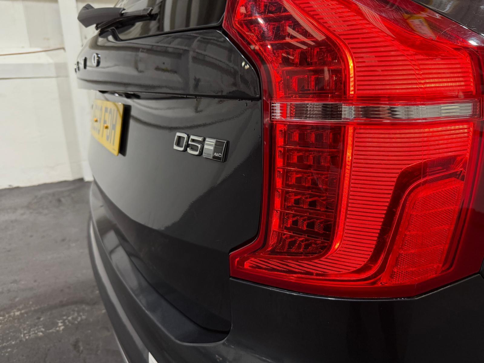 Volvo XC90 - Image 12