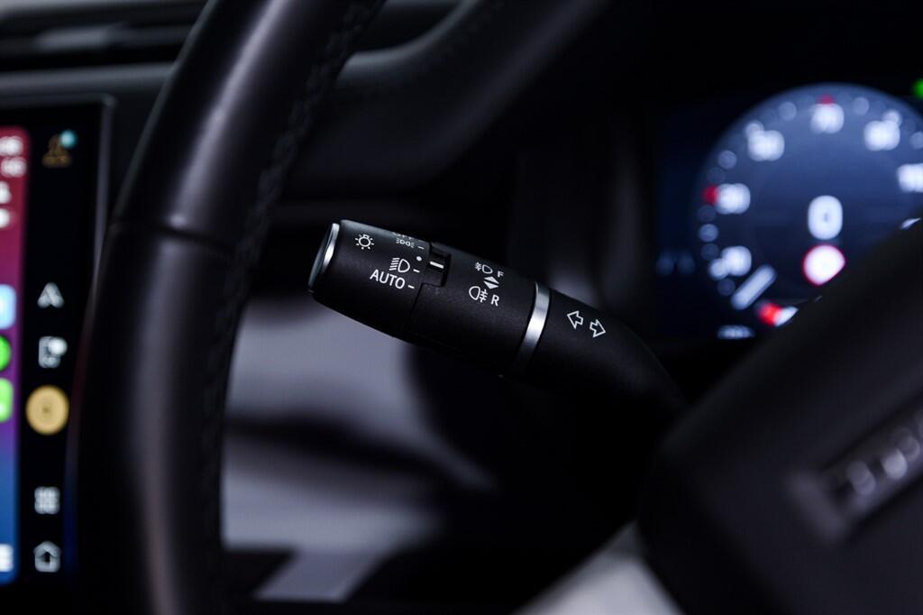 Land Rover Defender 90 - Image 24