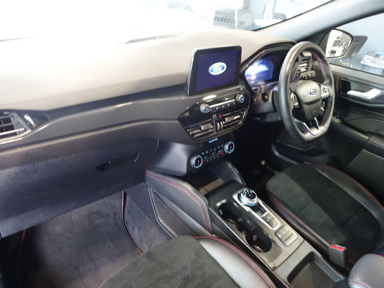 Ford Kuga - Image 13