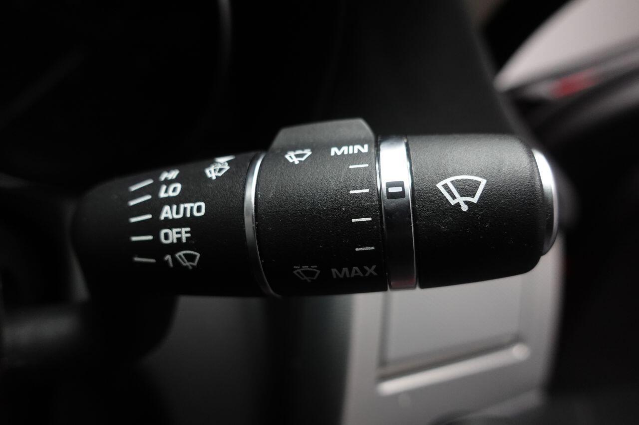 Jaguar XF - Image 38