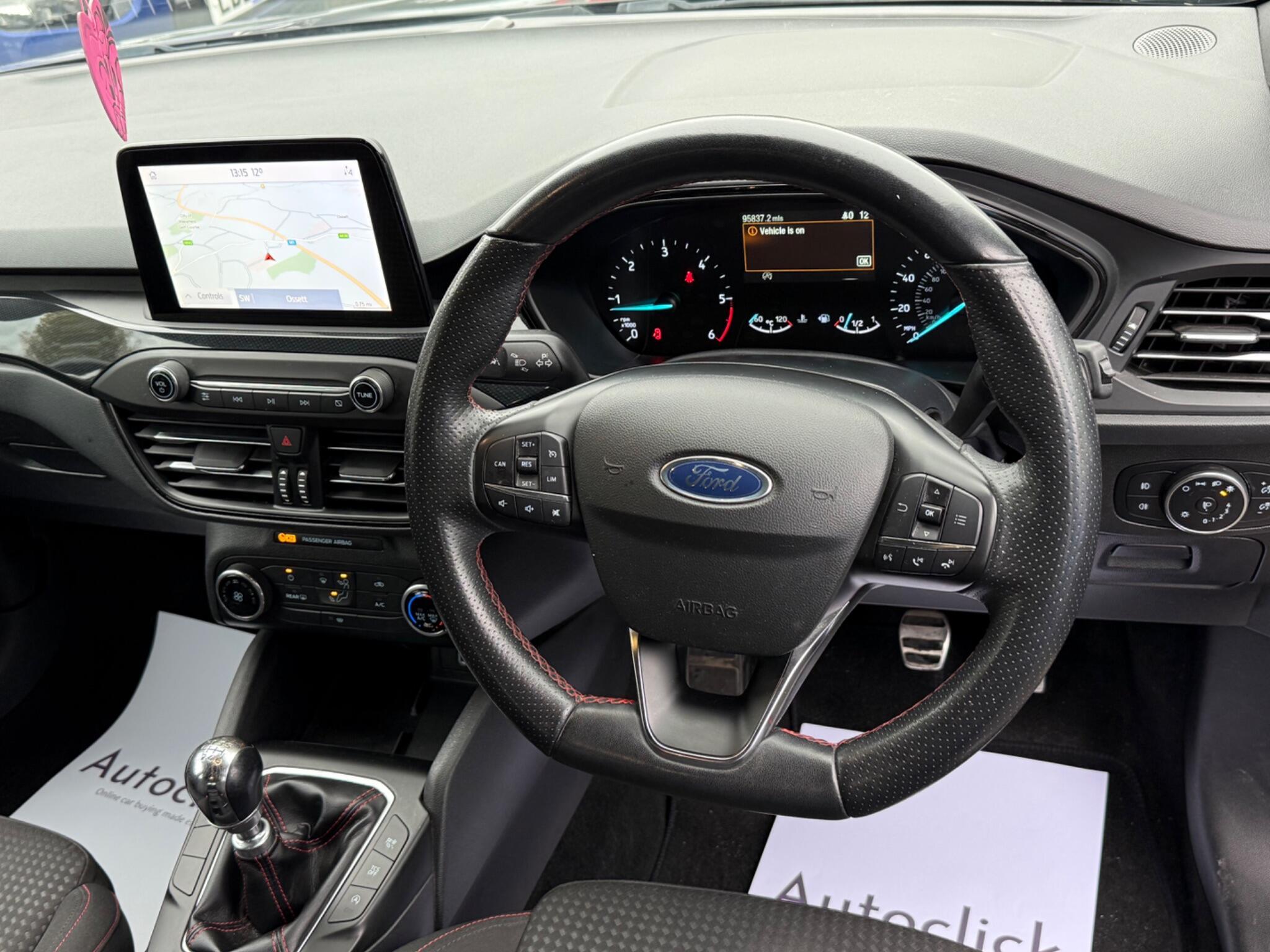 Ford Focus - Image 19