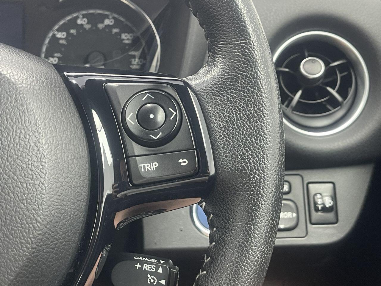 Toyota Yaris - Image 25
