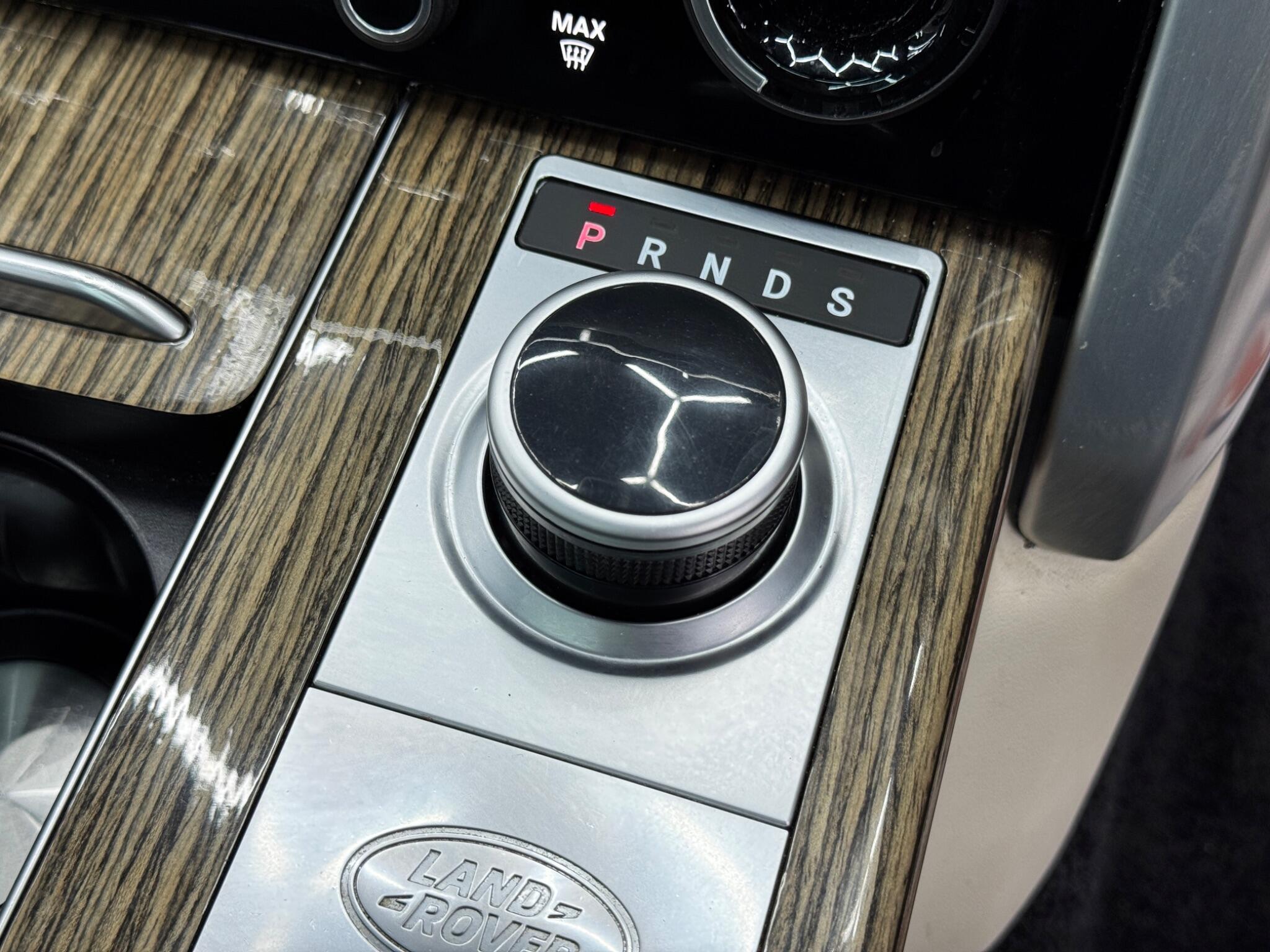 Land Rover Range Rover - Image 35