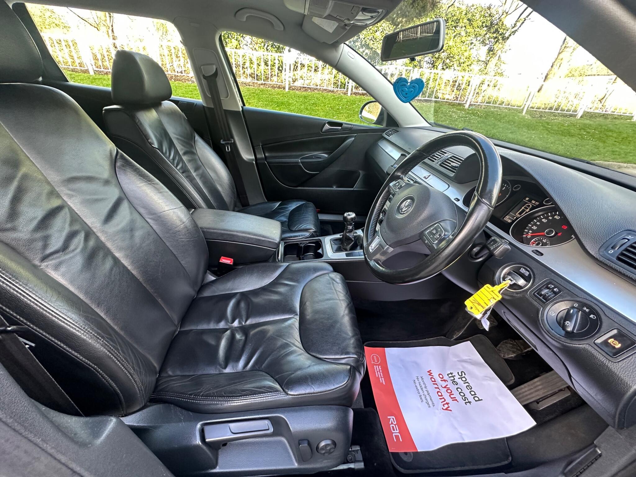 Volkswagen Passat - Image 26