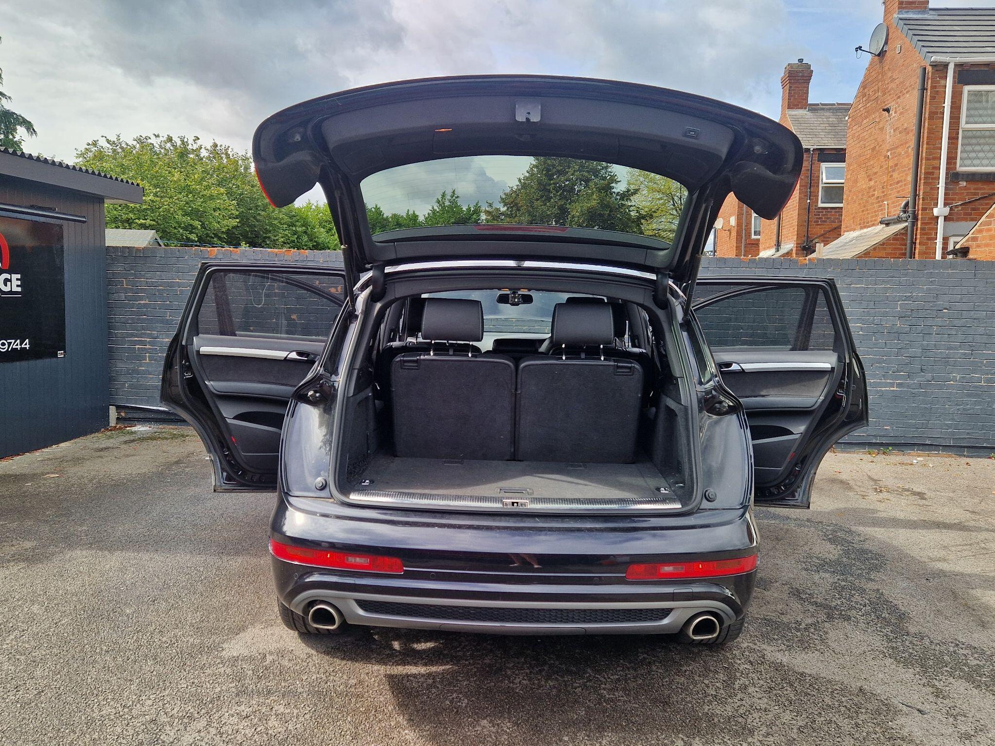 Audi Q7 - Image 7