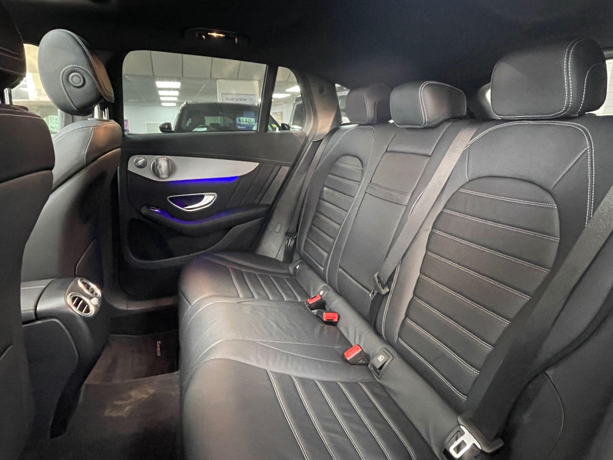 Mercedes Eqc - Image 30