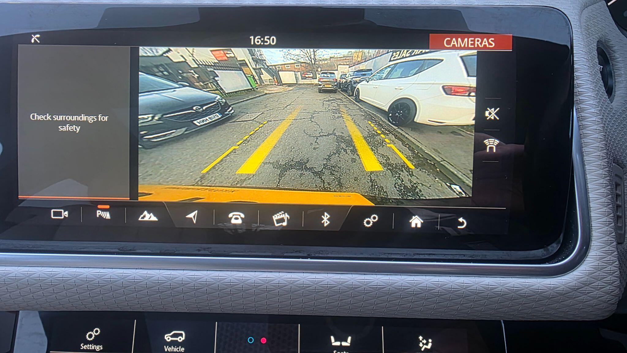 Land Rover Range Rover Velar - Image 57