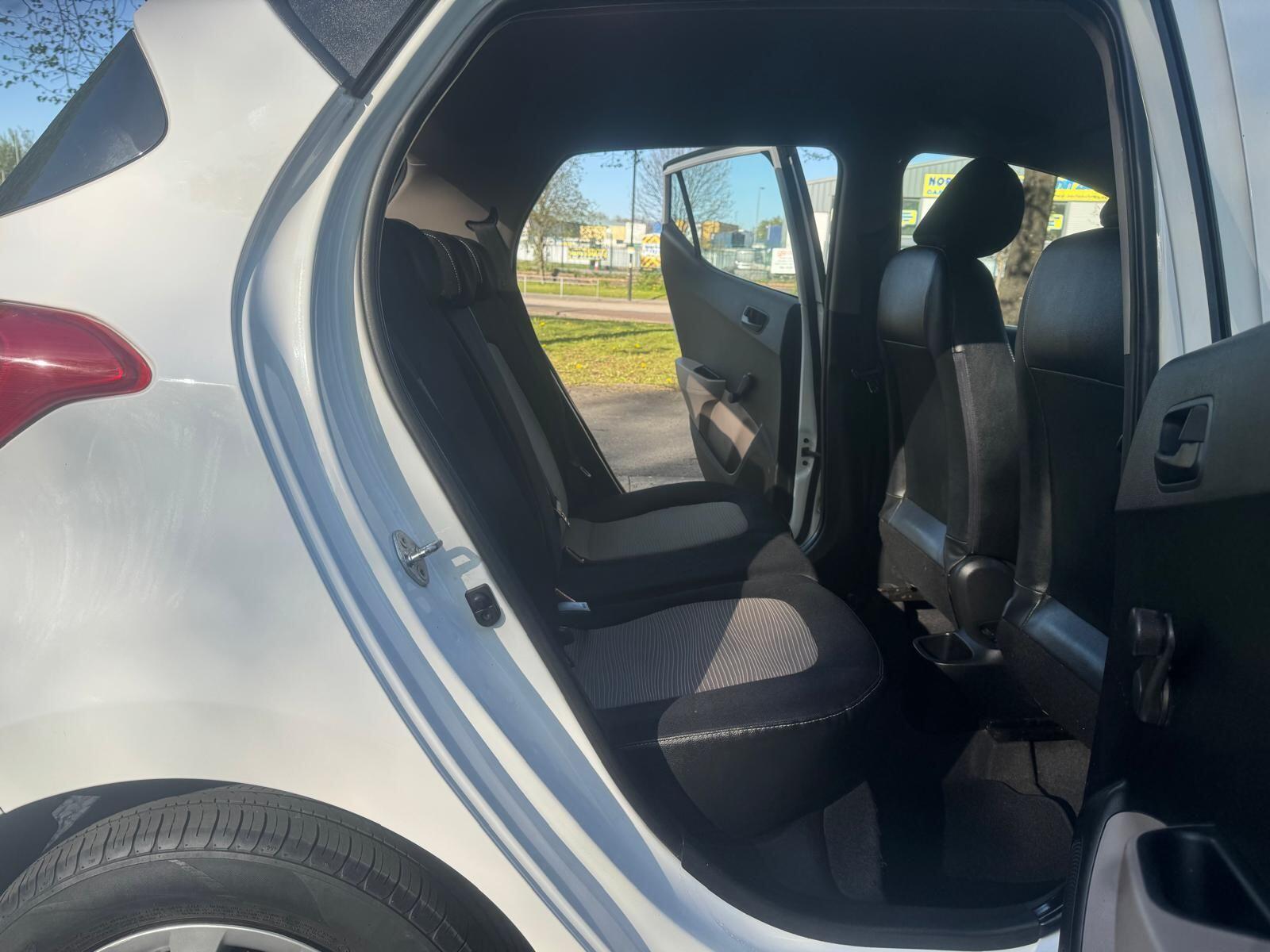 Hyundai i10 - Image 23