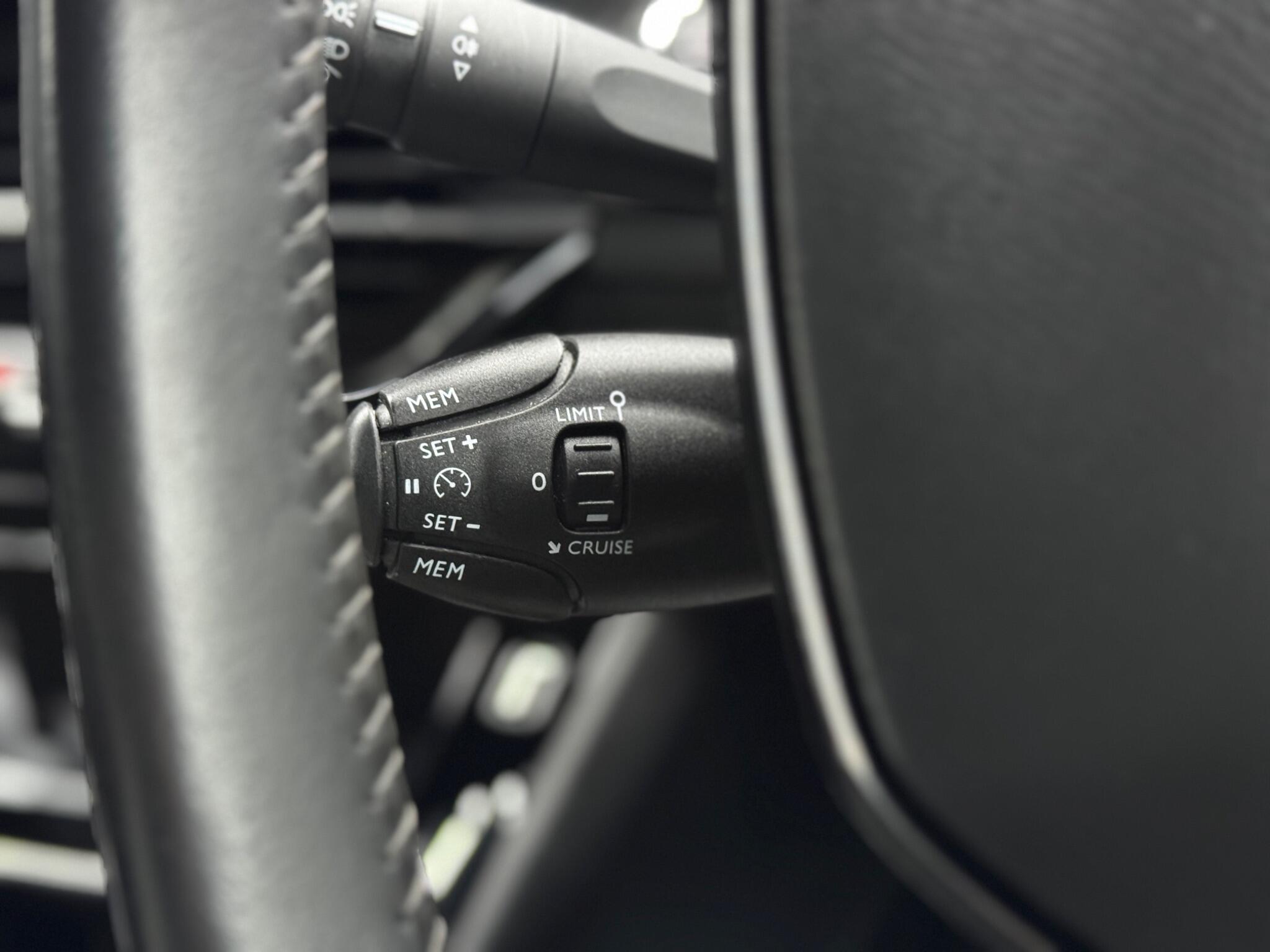 Peugeot 208 - Image 22