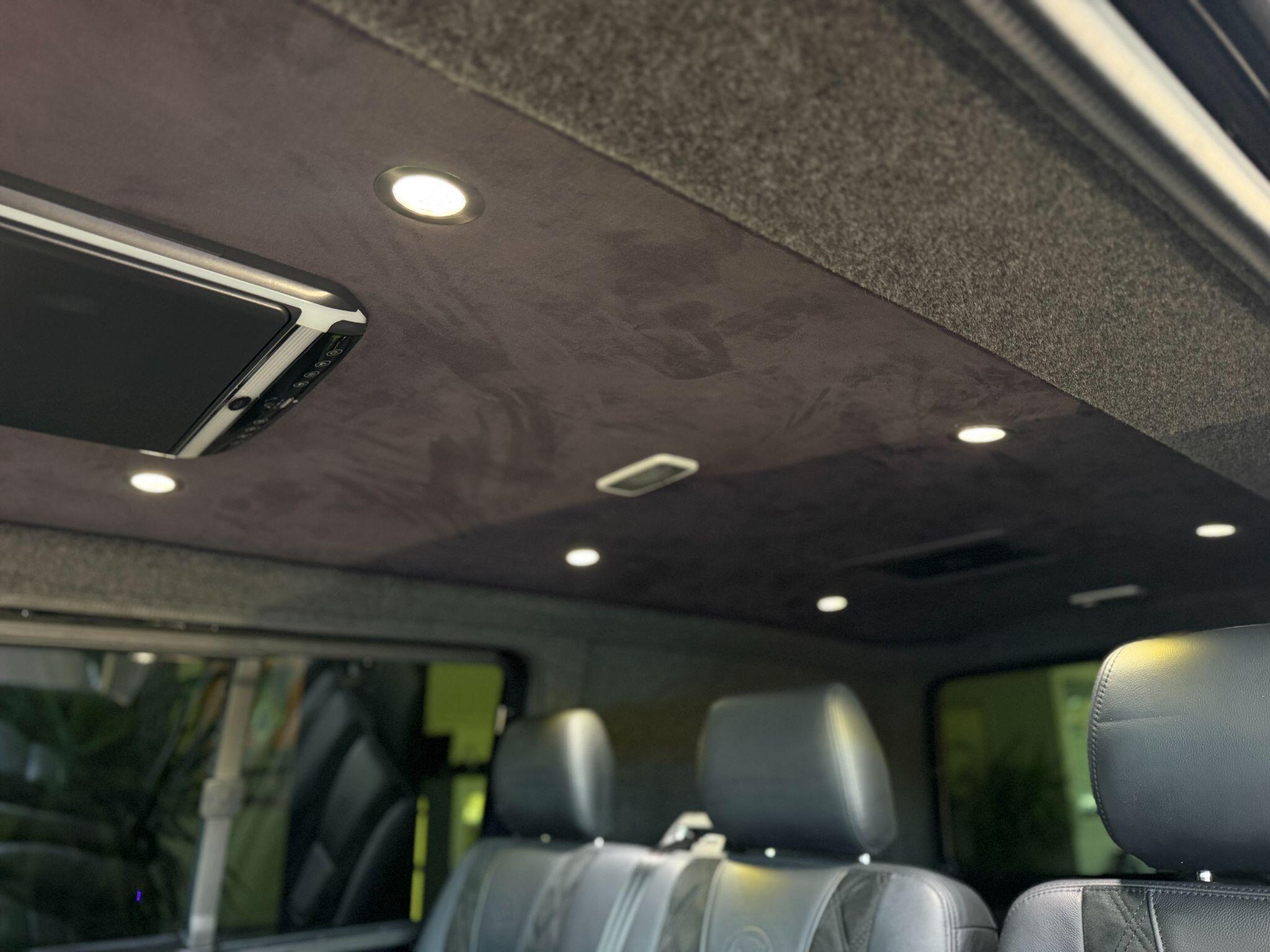Volkswagen Transporter - Image 2