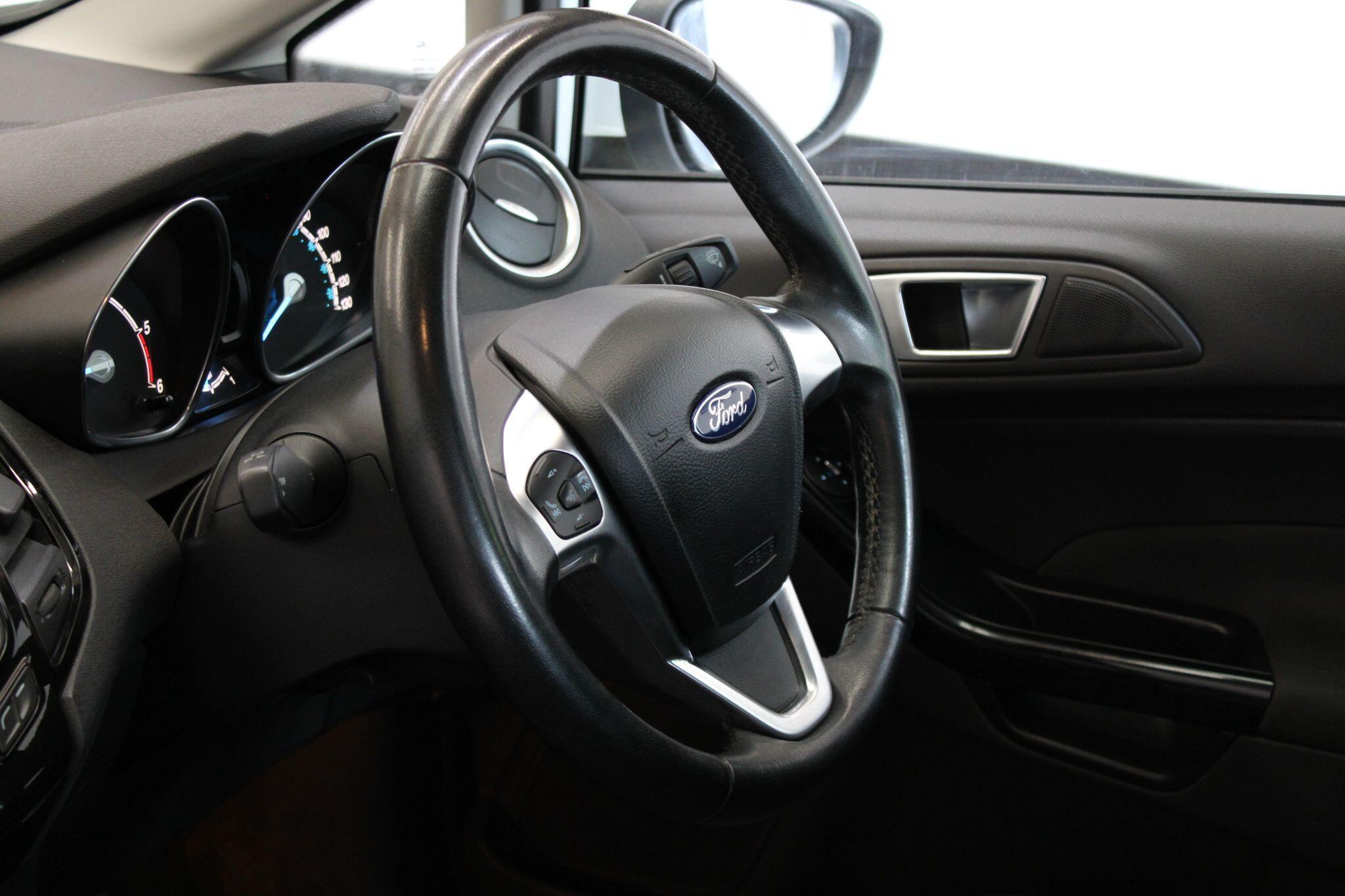 Ford Fiesta - Image 35