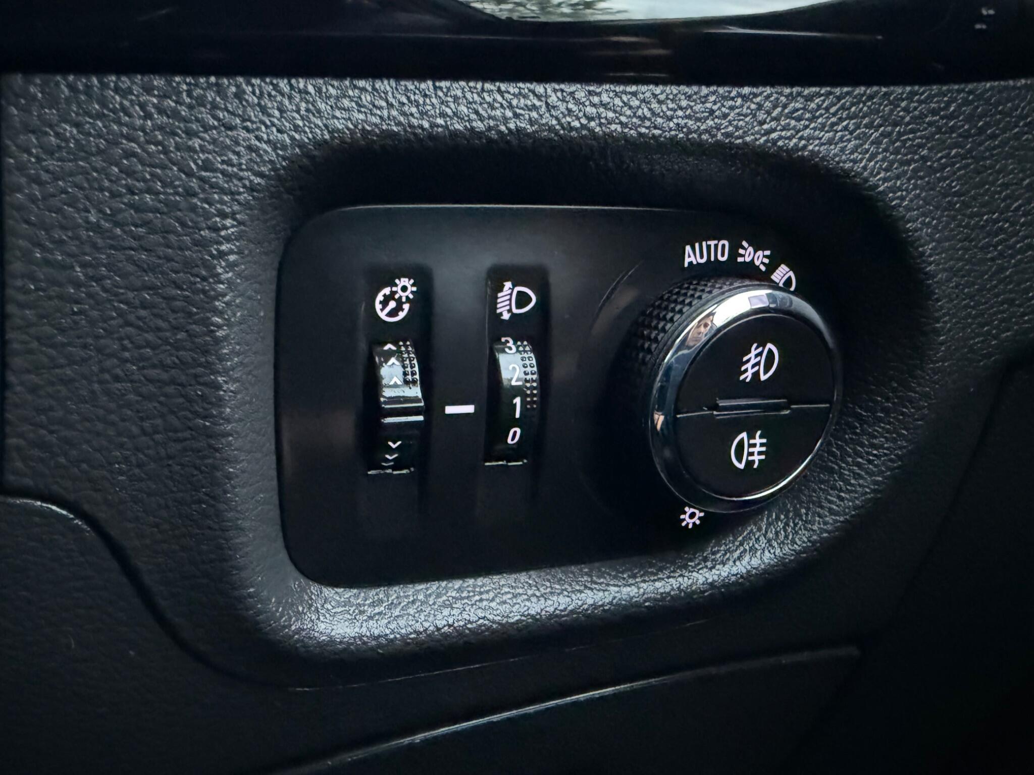 Vauxhall Astra - Image 39