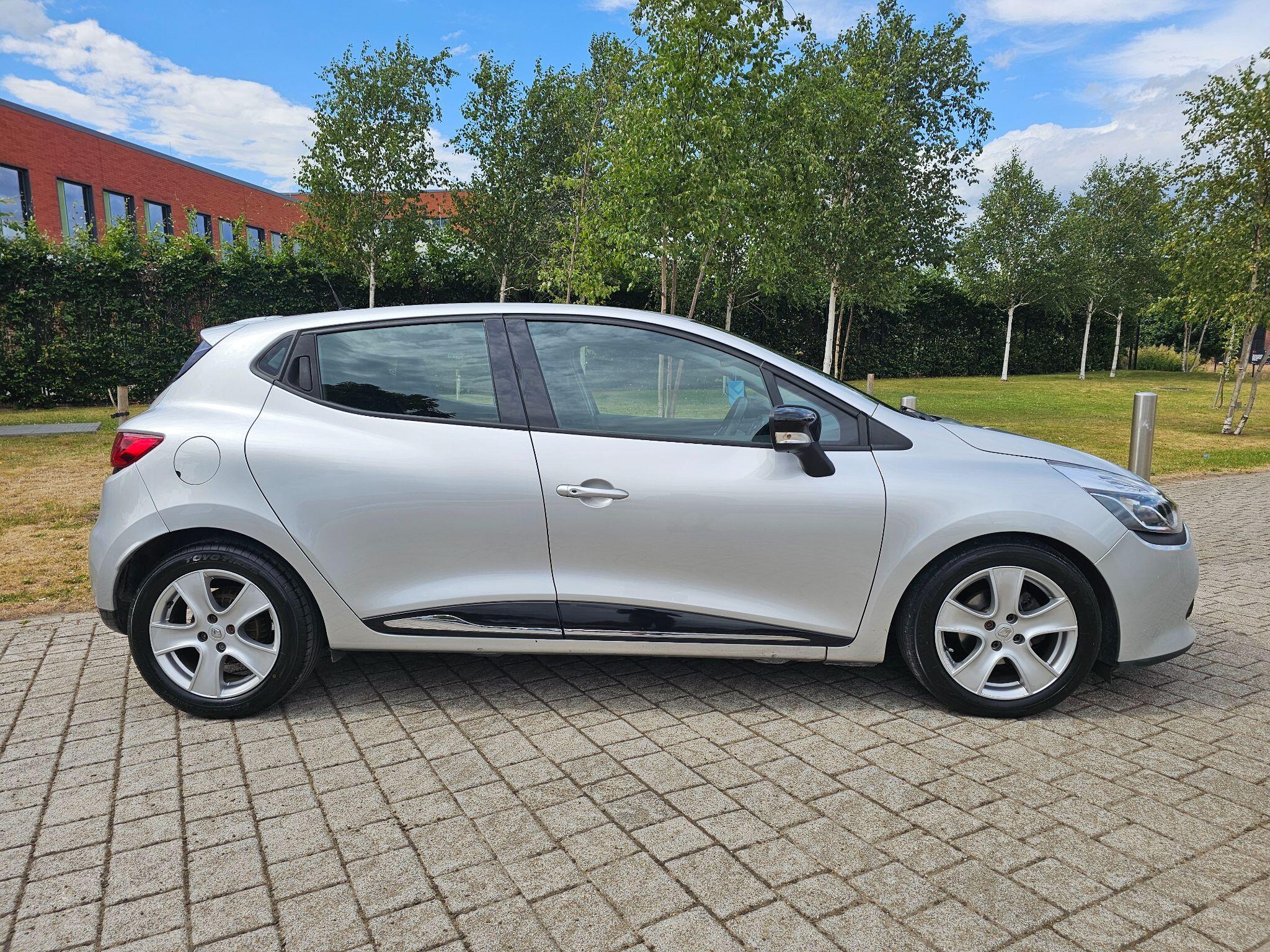 Renault Clio - Image 4