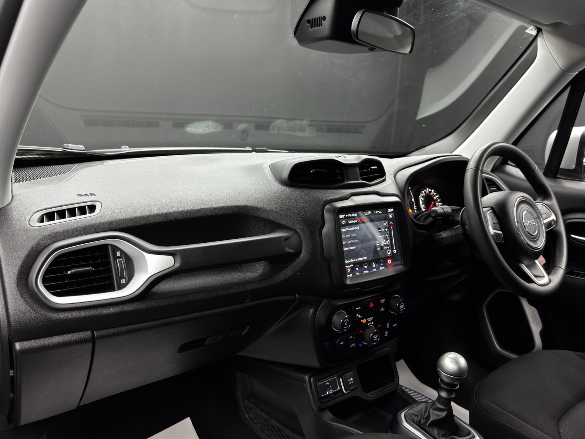 Jeep Renegade - Image 11