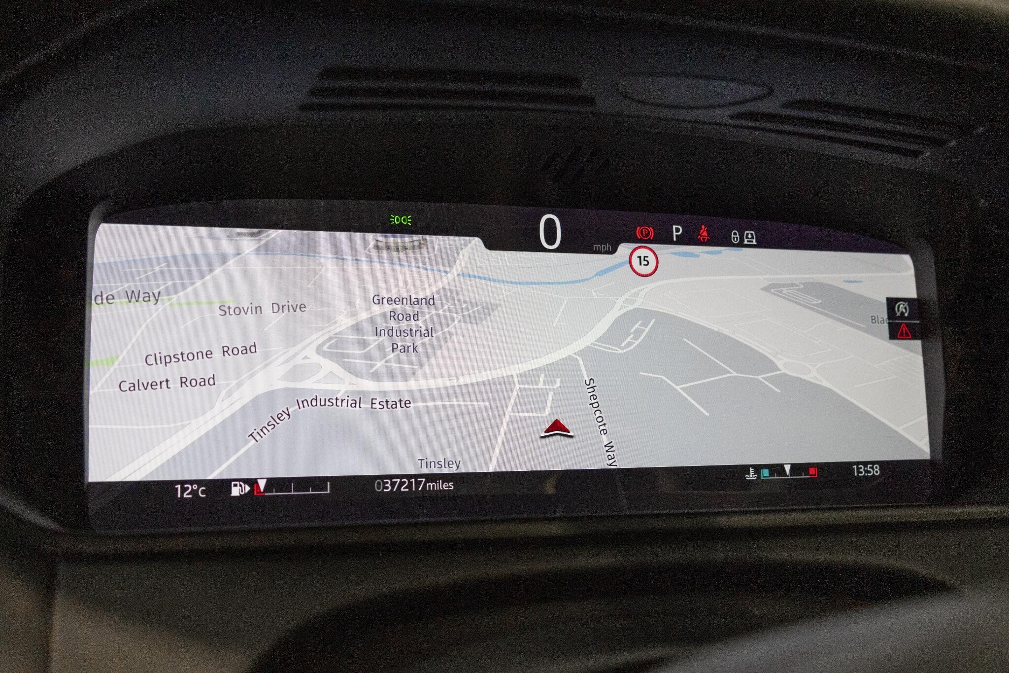 Land Rover Range Rover Velar - Image 34