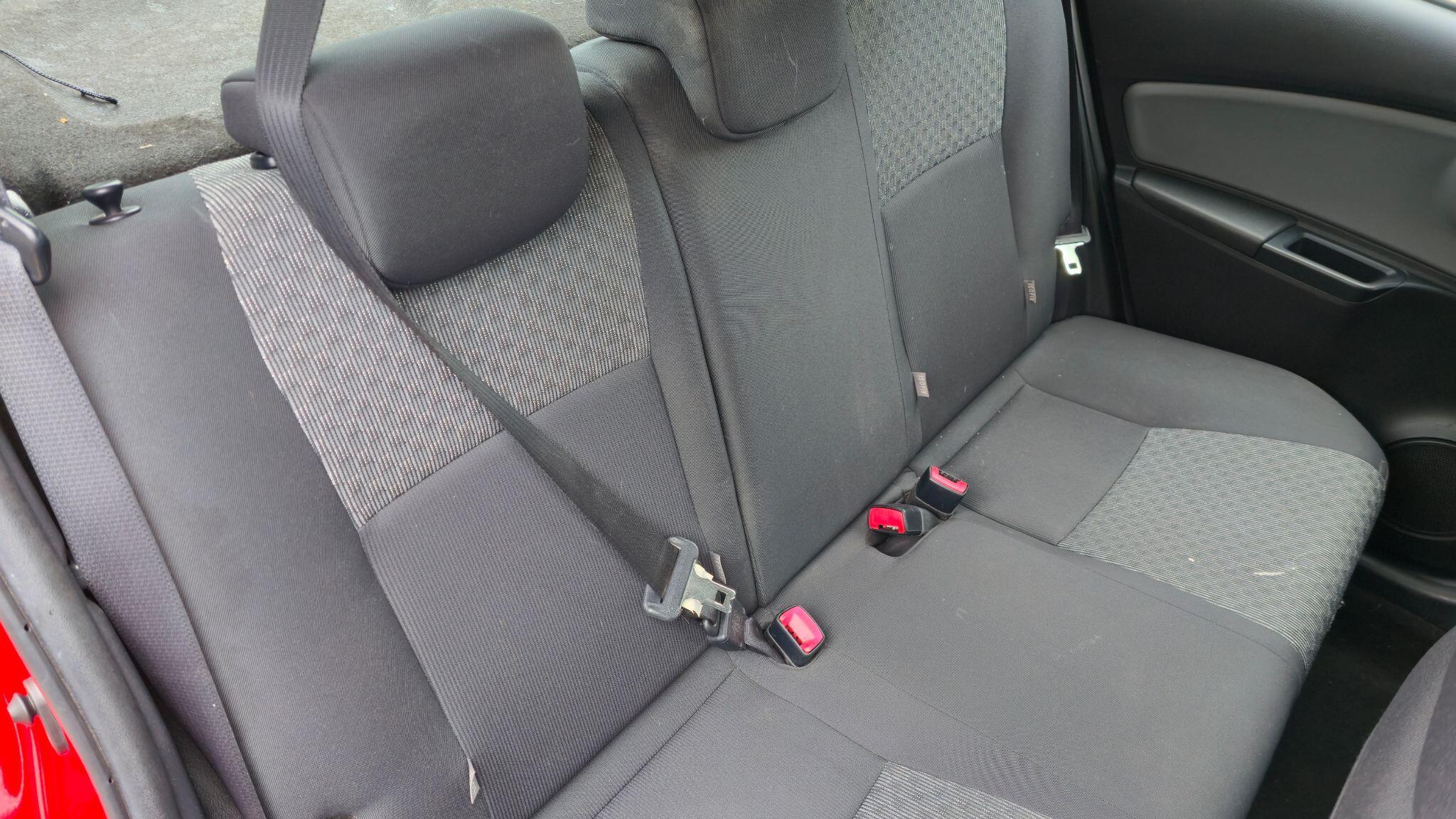 Toyota Yaris - Image 19