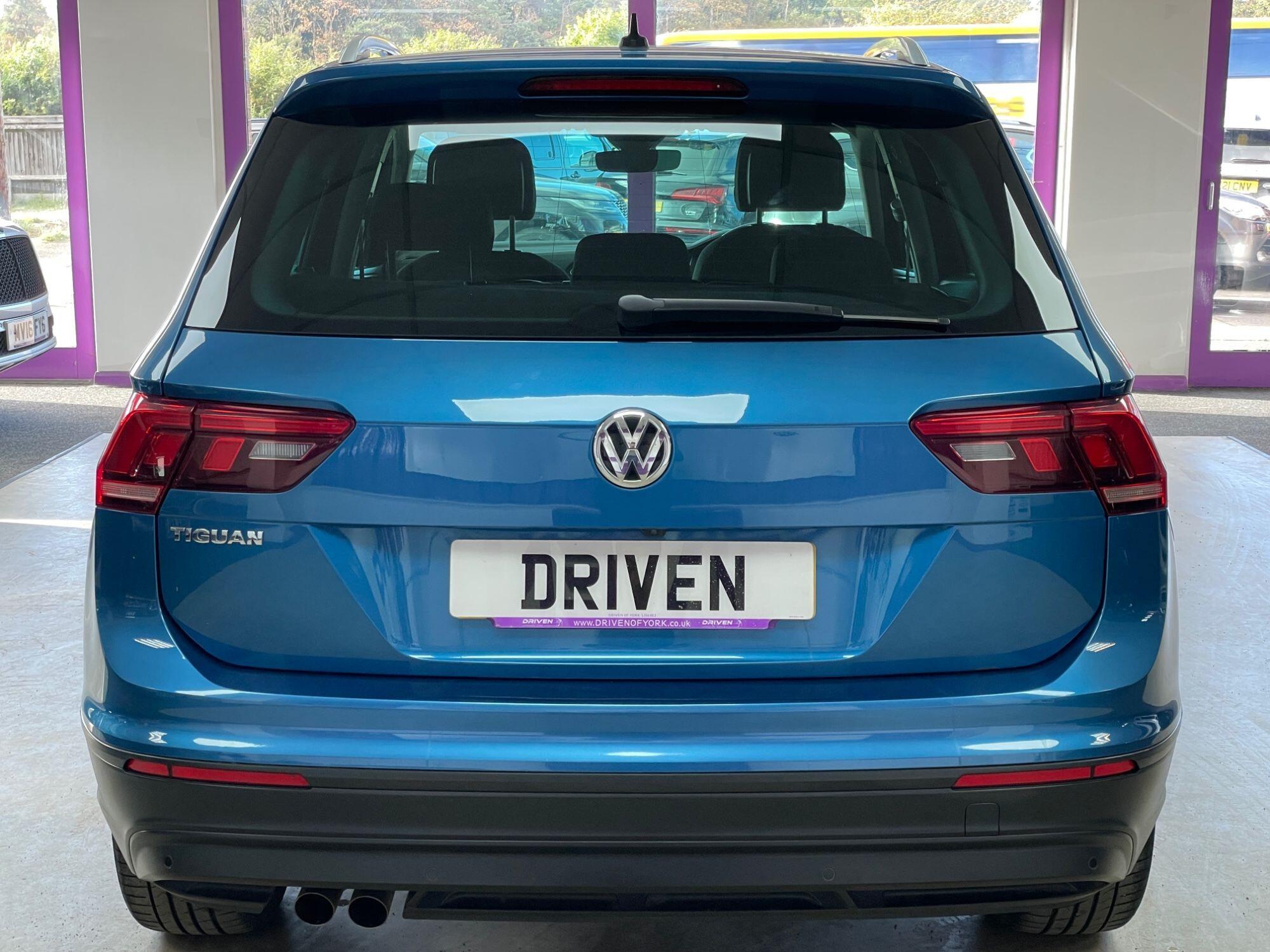 Volkswagen Tiguan - Image 9