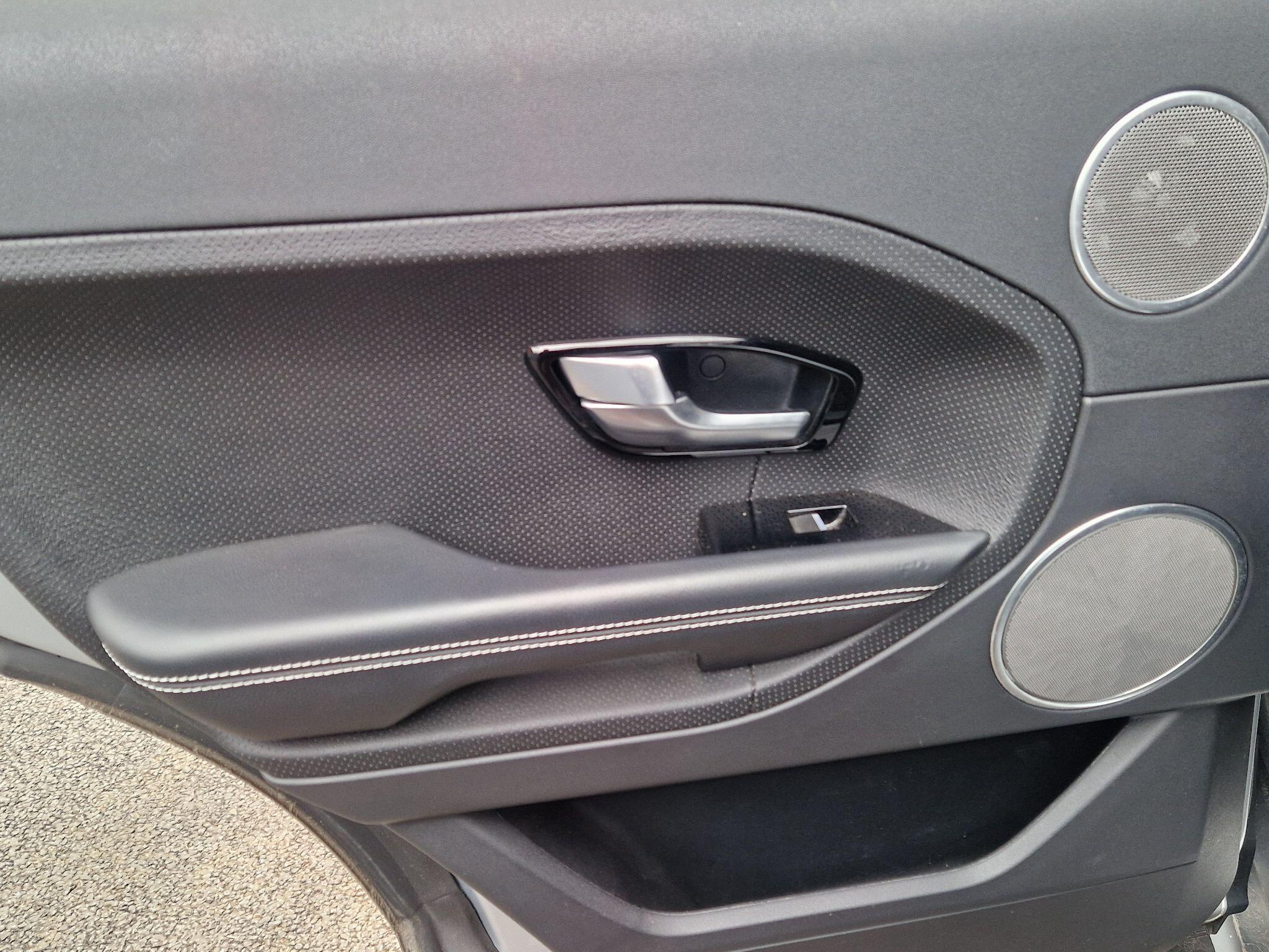 Land Rover Range Rover Evoque - Image 40