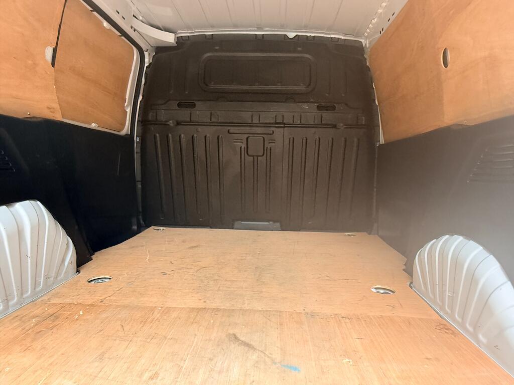 Vauxhall Combo - Image 9