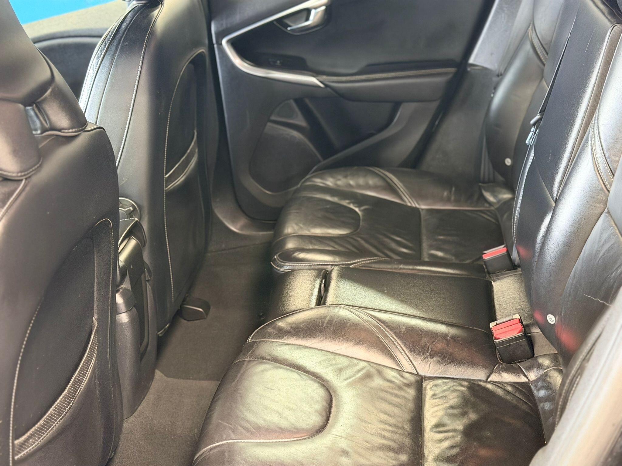 Volvo V40 - Image 22