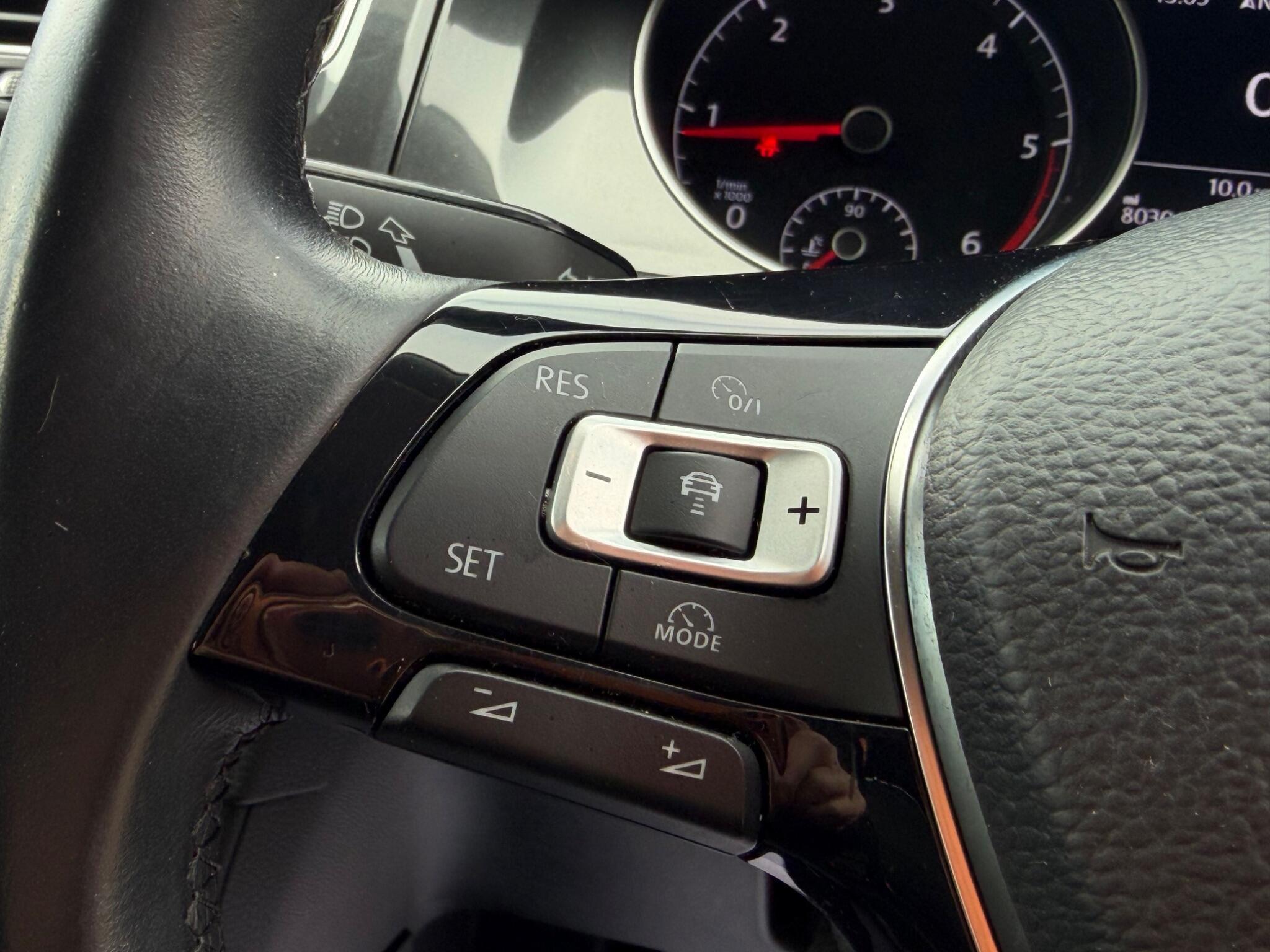 Volkswagen Golf - Image 20