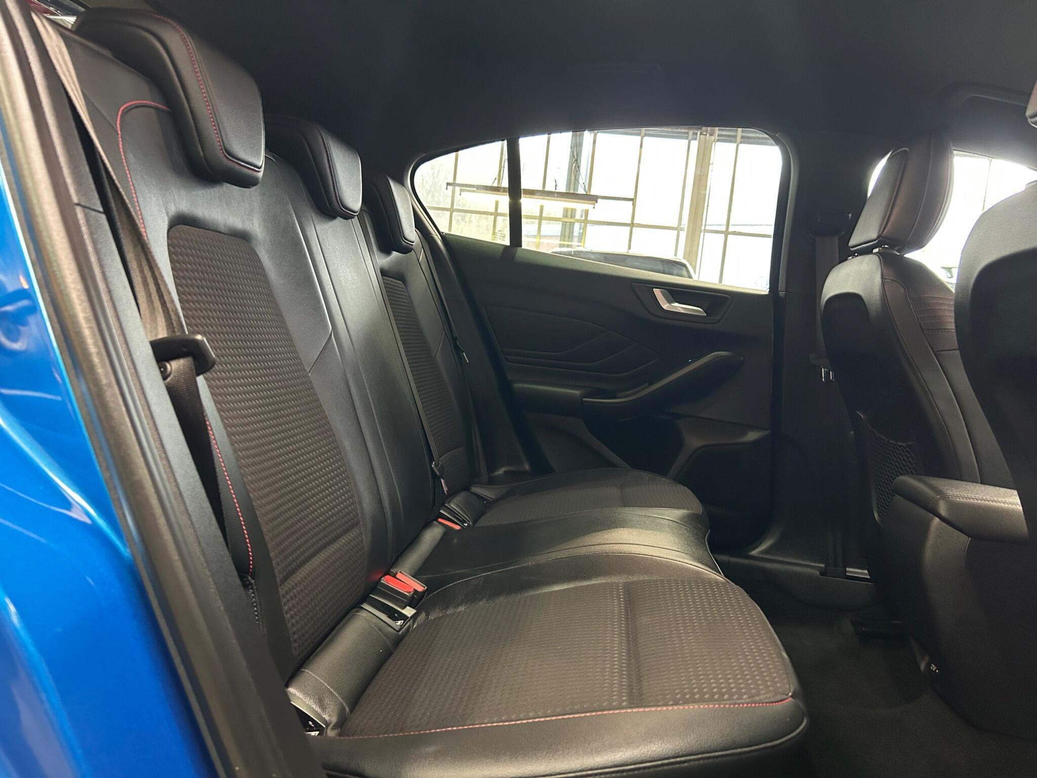 Ford Focus - Image 31