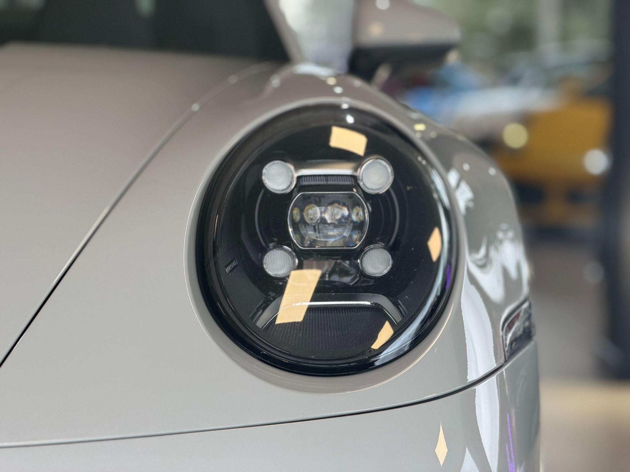Porsche 911 - Image 6