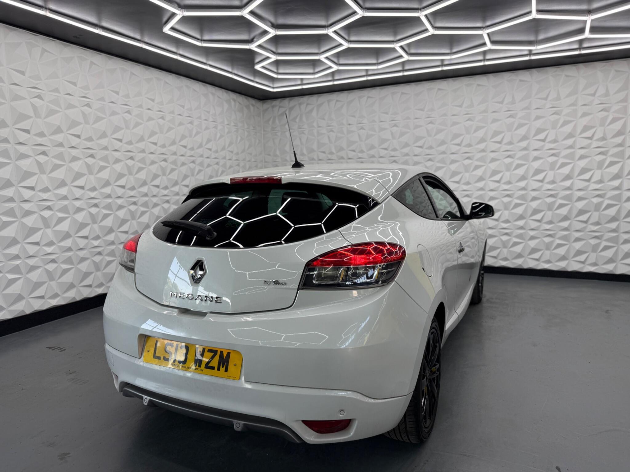 Renault Megane - Image 12